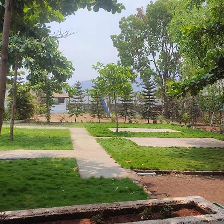 Hotel Metro Palace Resort Karjat Dış mekan fotoğraf