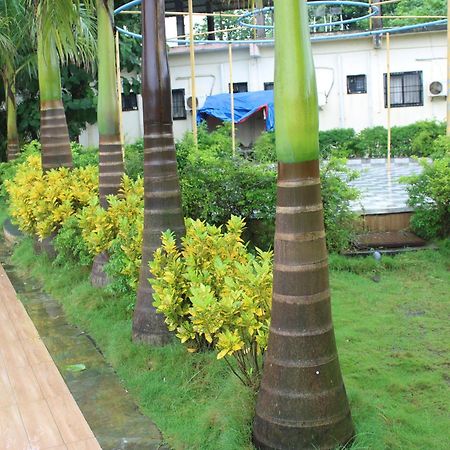 Hotel Metro Palace Resort Karjat Dış mekan fotoğraf