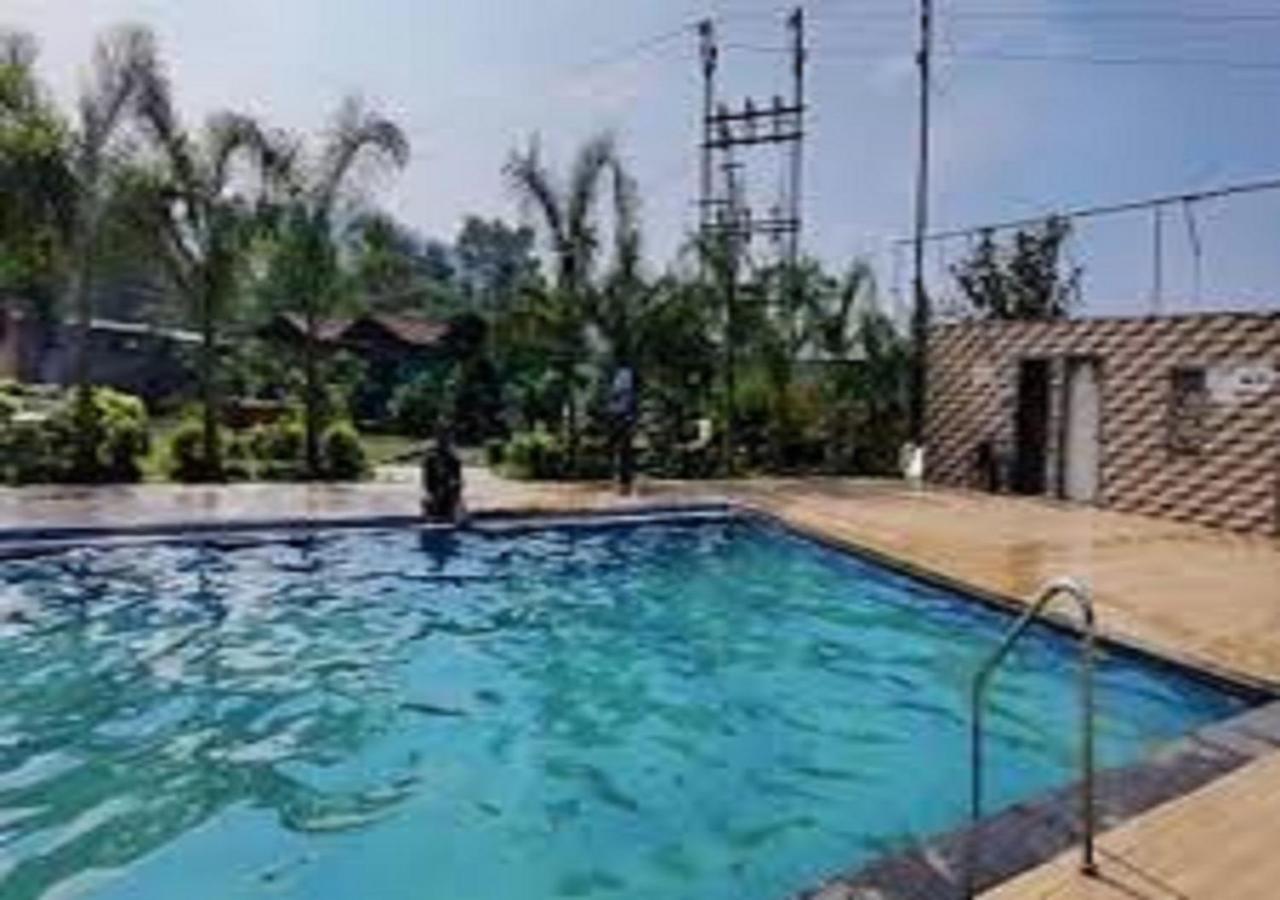 Hotel Metro Palace Resort Karjat Dış mekan fotoğraf