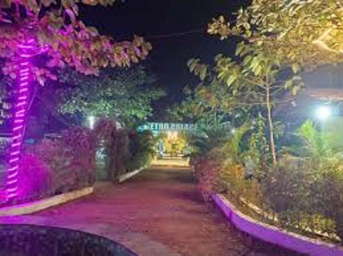 Hotel Metro Palace Resort Karjat Dış mekan fotoğraf