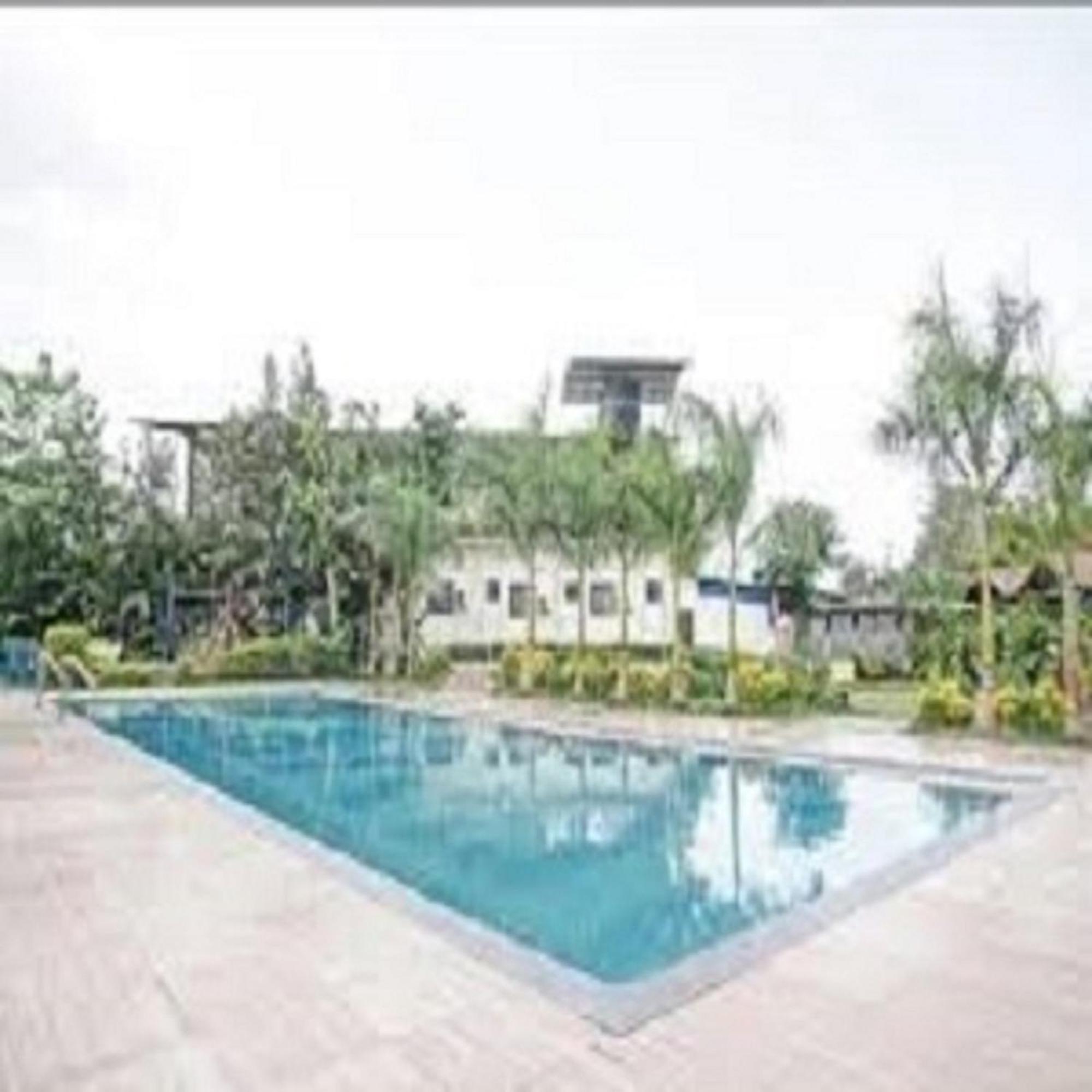 Hotel Metro Palace Resort Karjat Dış mekan fotoğraf