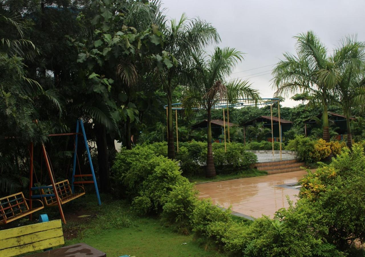 Hotel Metro Palace Resort Karjat Dış mekan fotoğraf