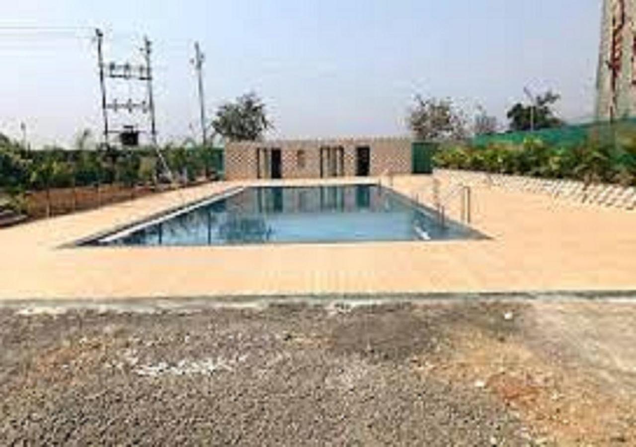 Hotel Metro Palace Resort Karjat Dış mekan fotoğraf