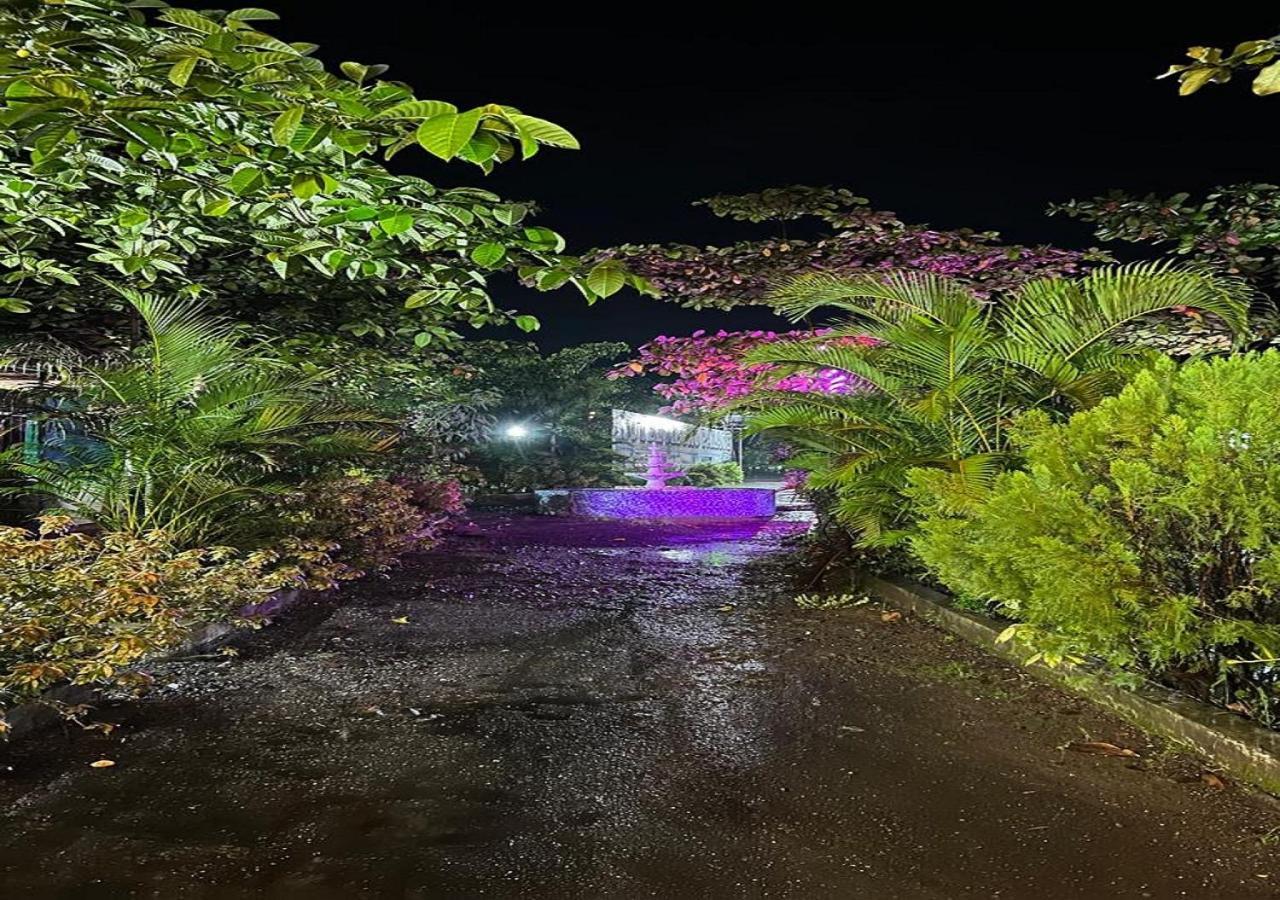 Hotel Metro Palace Resort Karjat Dış mekan fotoğraf