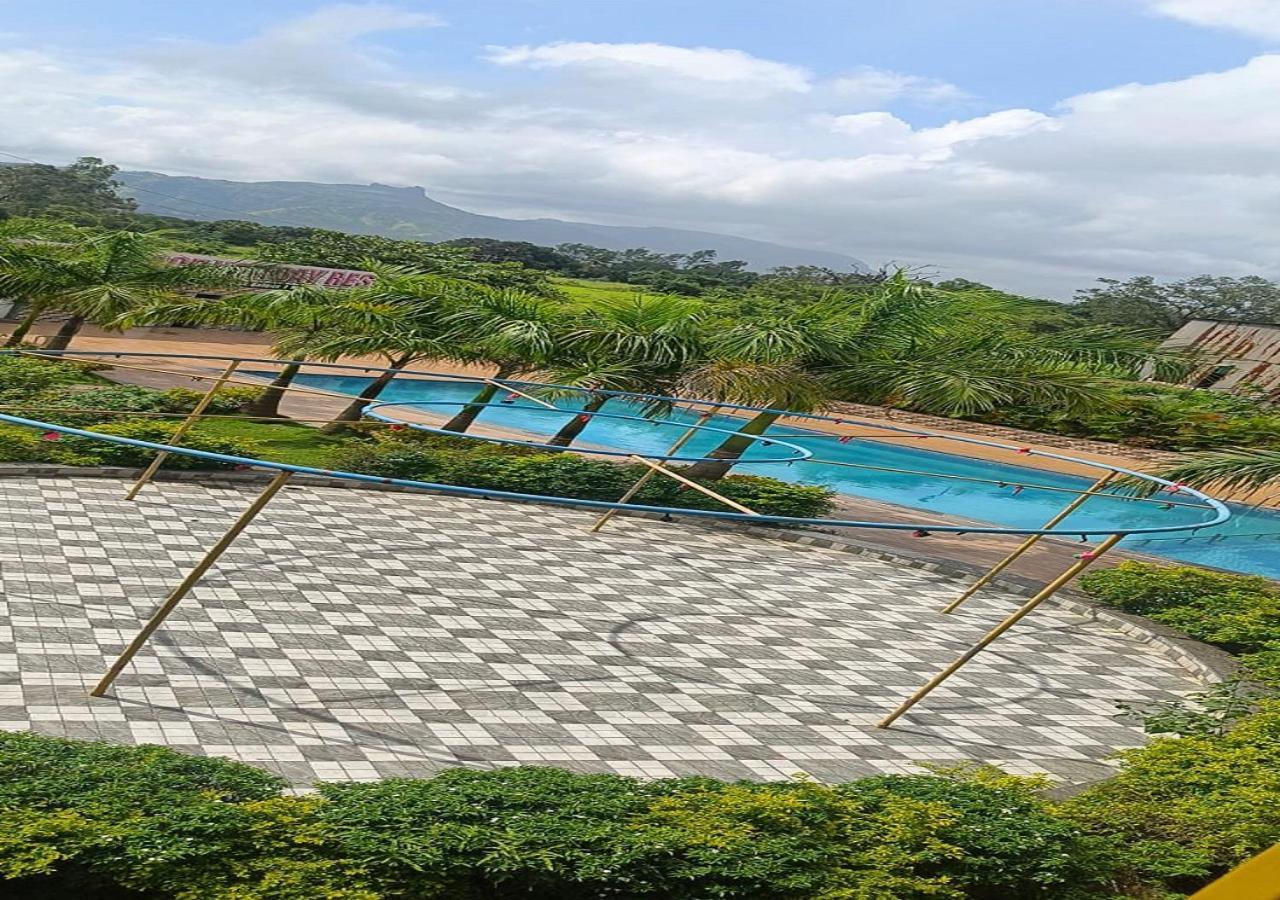 Hotel Metro Palace Resort Karjat Dış mekan fotoğraf