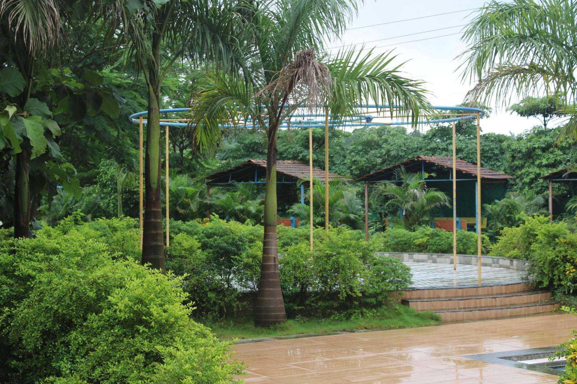 Hotel Metro Palace Resort Karjat Dış mekan fotoğraf