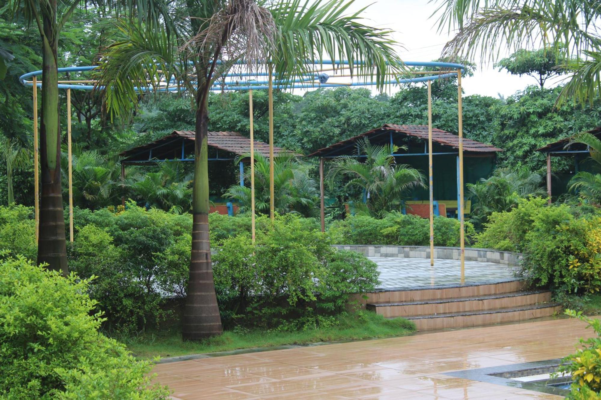 Hotel Metro Palace Resort Karjat Dış mekan fotoğraf