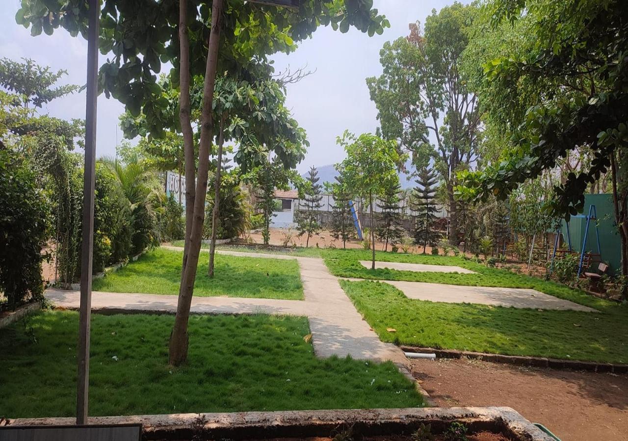Hotel Metro Palace Resort Karjat Dış mekan fotoğraf