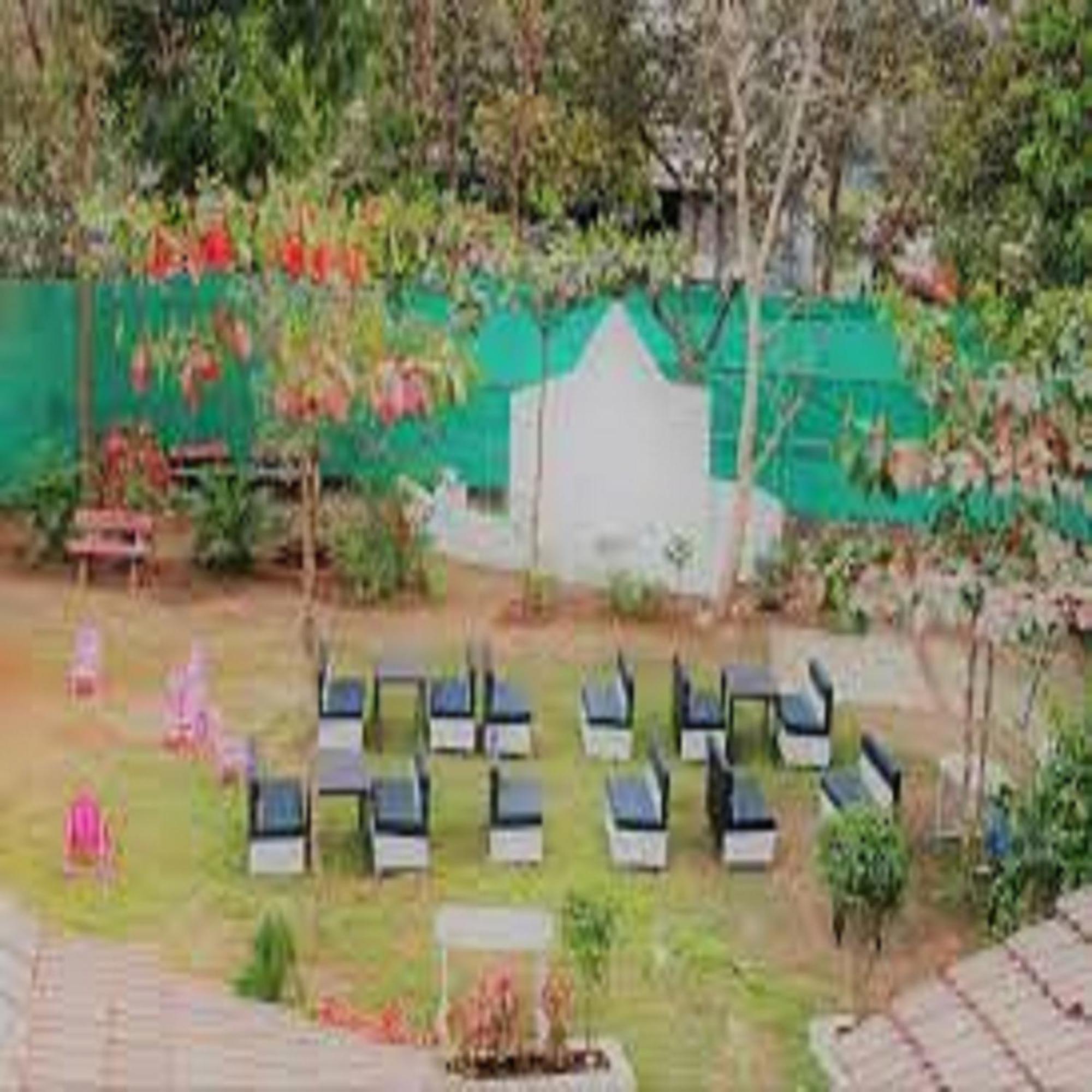 Hotel Metro Palace Resort Karjat Dış mekan fotoğraf