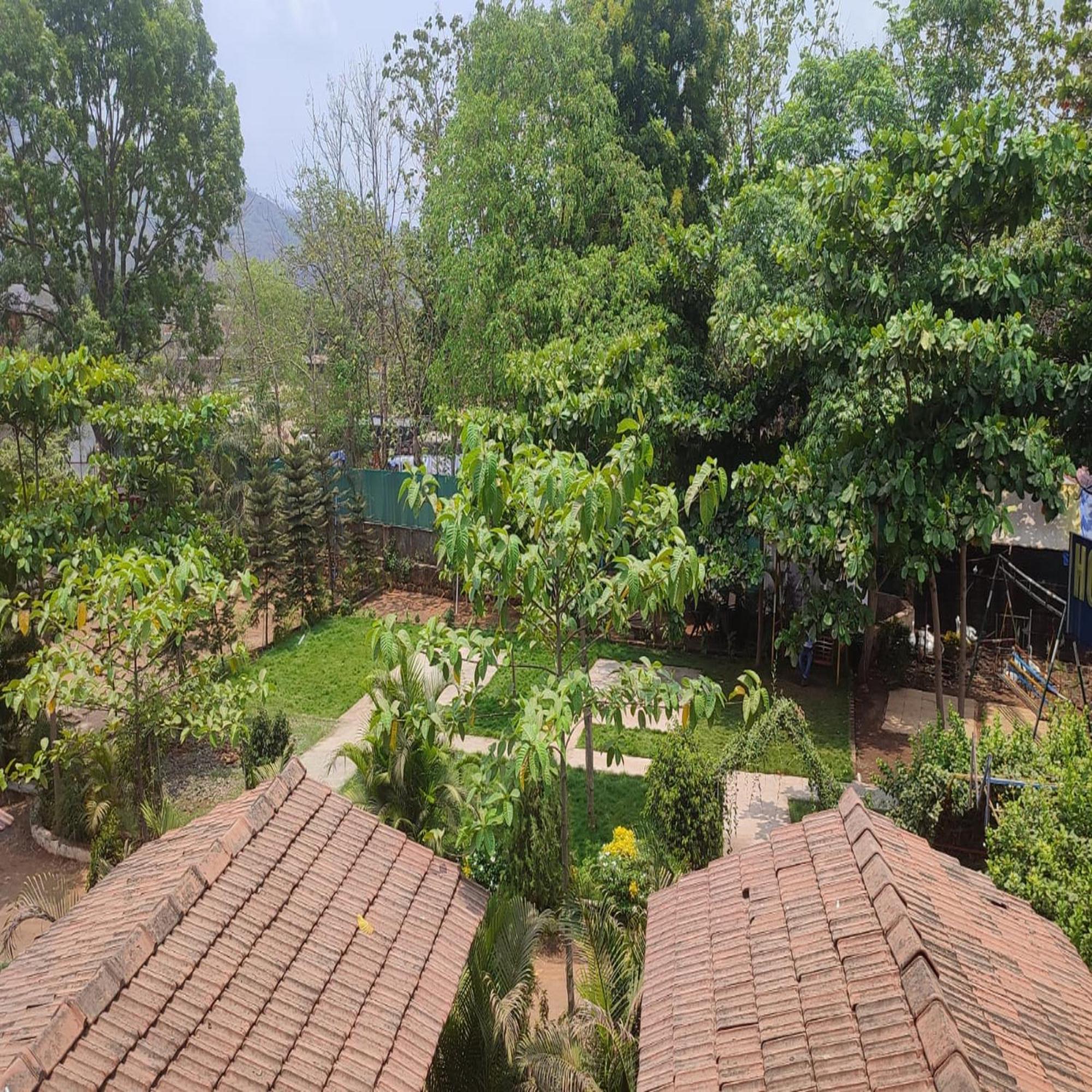Hotel Metro Palace Resort Karjat Dış mekan fotoğraf